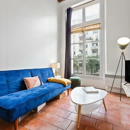 Stunning 1 Bed Apt W/decorated Int Nr Marais * Parigi